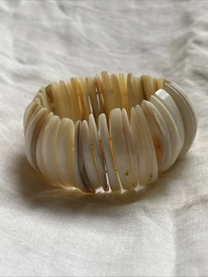 Natural Shell Stretch Bracelets White  Mother Of Pearl Pink Tropical Beach - Image 1 of 4