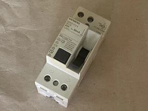 Siemens 5SM3 312-6 RCCB 25A 30mA - Imagen 1 de 1