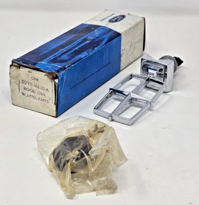 1972 to  1976 NOS Lincoln Continental Hood Ornament D2VY-16850A - Image 1 of 4