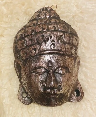 Máscara colgante Buda madera plata gremio y pátina 7 3/4”x5 Foto 1 de 2