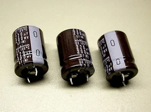 2 Stück Elkos Nichicon 220 µF / 200 V 105° - radial (M0861) - Picture 1 of 1