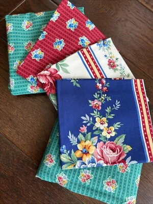 Benartex Victory Garden Eleanor Burns- Patriotic 3 Fat Quarters, 1 YD 33” Green - Image 1 of 4