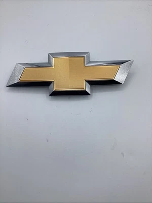 Camión Colorado 22900420 2015-2020 emblema delantero pajarita GM Chevrolet genuino OEM Foto 1 de 4