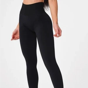 NVGTN Leggings - Leggings Negros Sólidos Sin Costuras - Pantalones de Yoga Negros - S - Imagen 1 de 7