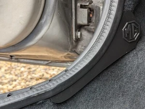 MGF & MG TF Carpet retainer for loose / baggy carpets - Easy fitting - MGTF - Picture 1 of 4