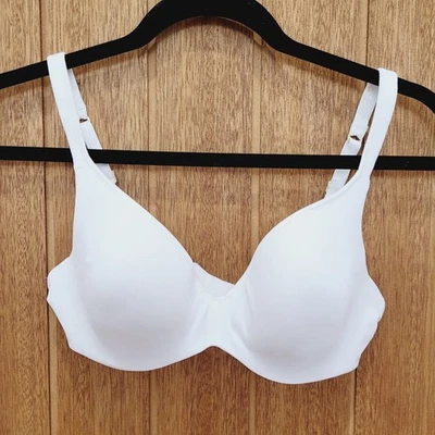 Sujetador camiseta Berlei Barely There Contour, color: blanco con aros. Talla 10D Foto 1 de 4