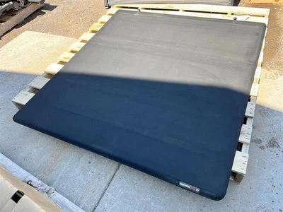 Cubierta Tonneau triple plegable para Ram 1500 2018 2907874 Foto 1 de 4