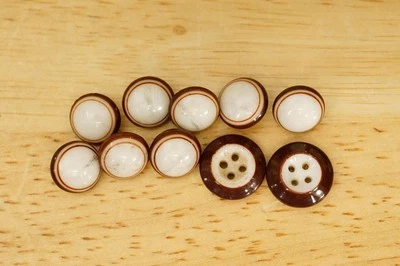 Lote De Colección Guantes De Costura Botones Textil Blanco Vidrio Borde Marrón 3/8" 1/2" Foto 1 de 3