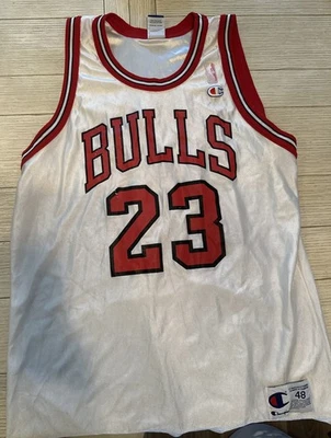 Camiseta de campeón Michael Jordan #23 de los Chicago Bulls vintage dañada talla 48 Foto 1 de 4