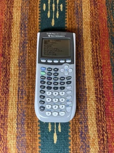 Texas Instruments TI-84 Plus Silver Edition Calcolatrice Grafica - Testata/Funzionante - Foto 1 di 5