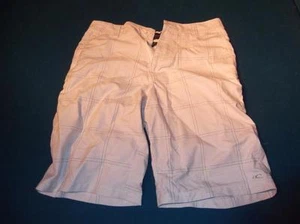 Pantalones cortos O'neill para hombre talla 30 blancos con rayas grises y negras usados con suavidad - Imagen 1 de 1