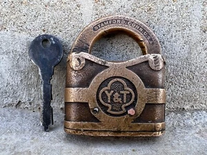 Vecchio raro lucchetto vintage in ottone Yale & Towne Mfg. Co. Stamford Conn. Made In USA - Foto 1 di 10