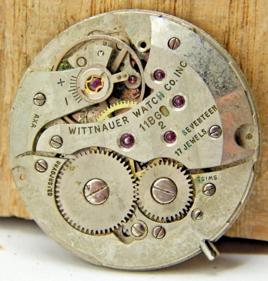 Vintage Wittnauer 11BG2 17 jewel men's wrist watch movement with stem swiss made - Image 1 of 4