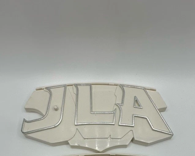 Figura de acción DC Direct JLA Liga de la Justicia de América Base Exhibición - Blanco Foto 1 de 1