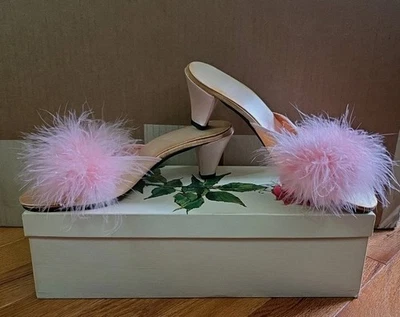 Nuevo en caja De Colección Talla 7-7.5 Años 60 Bertlyn Rosa Pluma Satén Boudoir Dormitorio Zapatillas Tacones Foto 1 de 4