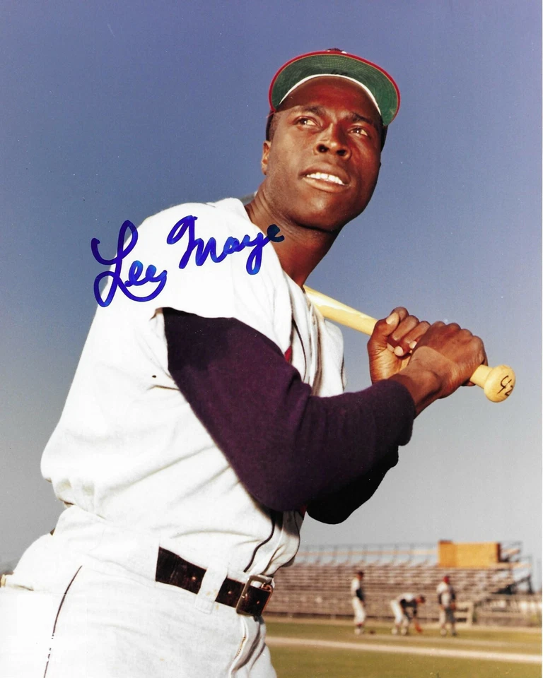 LEE MAYE Autographed Signed 8 x 10 Baseball Photo Milwaukee Braves COA - Image 1 of 1