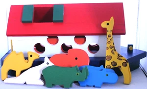 Large Wooden Noah's Ark & 12 Wooden Animals - Picture 1 of 9