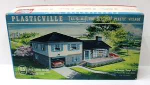 Kit de casa de dos niveles Plasticville 1908 turquesa ventanas y molduras 1959 nuevo en caja B - Imagen 1 de 5