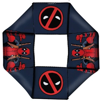 Juguete para perro con hebilla volante octágono Deadpool este tipo pose logotipo 2 gris rojo negro blanco Foto 1 de 3