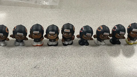 TEENYMATES NFL Lot Of 9 Chicago Bears  Figures Mix Cover