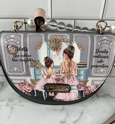 Bolsa de ombro Nicole Lee Clutch Queens Like Mother Like Daughter - Imagem 1 de 4