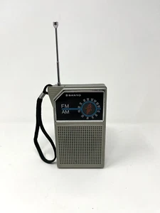 Vintage Sanyo AM/ FM Handheld Radio Model RP5047A Working Condition - Afbeelding 1 van 9