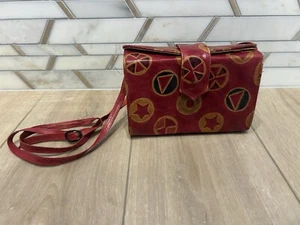 Fun And Cute Red Made In India Leather Boxy Purse - Bild 1 von 11