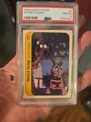  Pegatina Fleer 1986 # 6 Patrick Ewing PSA 8 🔥 Foto 1 de 2
