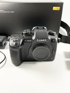 Panasonic LUMIX DC-GH5 20.3 MP Digital Camera - Black (Body Only) - 7587 Shots - Picture 1 of 18