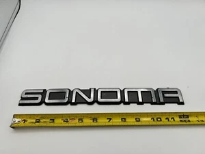 Plastic 1994-2004 GMC Sonoma Door Emblem / Badge - 15700059 - Picture 1 of 4