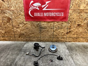 98 99 00 01 02 03 KAWASAKI NINJA ZX7-R ZX7R ZX7 LOCK SET KEY SET IGNITION KEYS - Picture 1 of 8