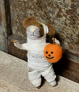 Dolce ago feltro marrone topo cavaliere Halloween mummia scaffale sitter ornamento - Foto 1 di 11