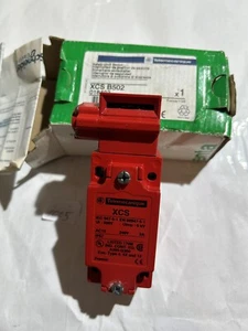 Telemecanique XCS B502, Sicherheits Endschalter - Picture 1 of 4