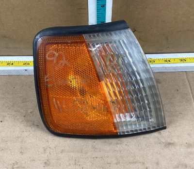 Luz intermitente delantera derecha Hyundai Elantra 1992-1993 92304 28050 OEM Foto 1 de 4