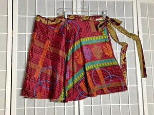 Falda envolvente reversible Earthbound Trading Co - Talla única usada en excelente estado - Imagen 1 de 4