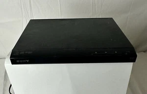 Sony DVP-SR210P DVD-Player ohne Fernbedienung schwarz getestet funktioniert - Bild 1 von 7