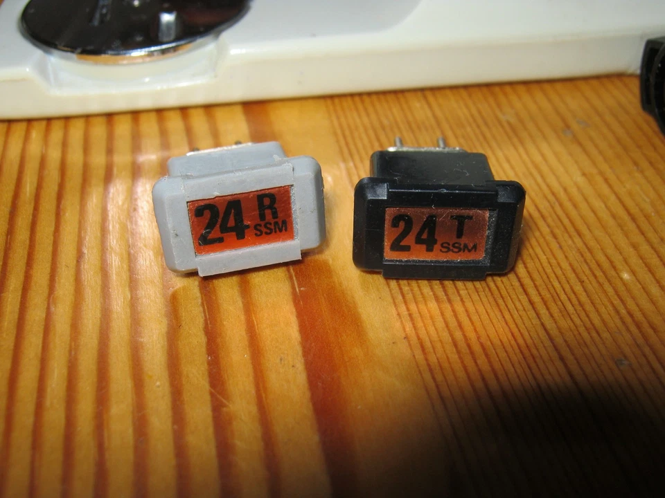 Graupner Quartz Pair 24 SSM TOP 27Mhz Quartz - Image 1 of 1