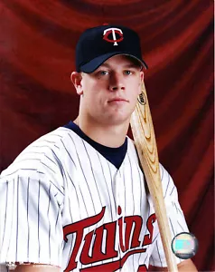 JUSTIN MORNEAU MINNESOTA TWINS ACTION 8x10 - Bild 1 von 1