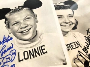 DUE TOUSEKETEERS ORIGINALI FIRMATI - Lonnie Burr & Doreen Tracy ciascuno con certificato di autenticità 8x10 - Foto 1 di 9