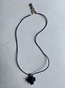 Schwarze Halskette Unisex Handwerker Kreuz Anhänger Schutz Kraft Schmuck - Bild 1 von 5