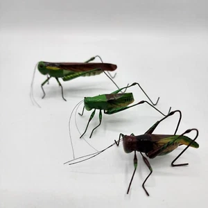 Lote de 3 estatuillas de cricket saltamontes miniatura vintage hechas a mano usadas. - Imagen 1 de 21