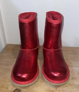 Uggs Neu Größe 3, Metallic Rot - Bild 1 von 7