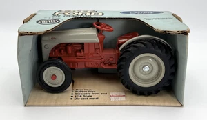 Vintage ERTL - Ford 8N Tractor - 1:16 Scale - Picture 1 of 4