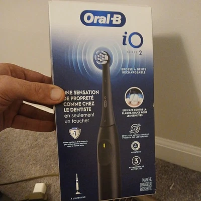 Cepillo de dientes eléctrico Oral-B iO Series 2 Limited - negro - nuevo, caja abierta Foto 1 de 2