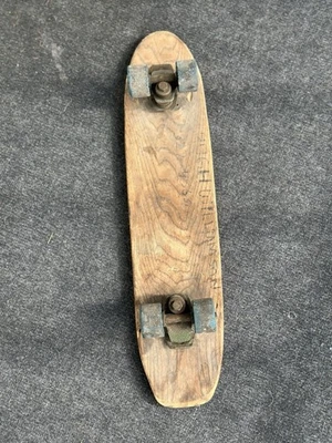 Monopatín Molokai vintage años 60 ¡con ruedas Makaha! Foto 1 de 4