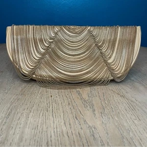 Kultige Gaia Lael Abendtasche goldfarben mit Kettenverzierung Lammleder - Bild 1 von 10