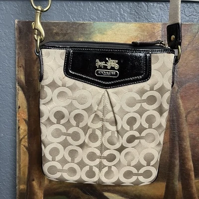 Coach Signature Crossbody Swingpack Bag Khaki Patent Trim - Image 1 of 4