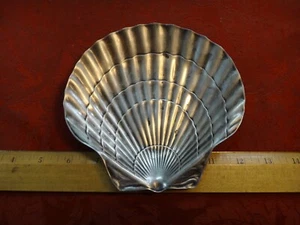 Piatto portagioie Tiffany & Company Maker's argento sterling 6" conchiglia 198,4 grammi - Foto 1 di 6