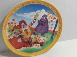 McDonald's Lexington 1977 plato de plástico temporada otoño Ronald McDonald's y Grimace - Imagen 1 de 4
