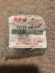 Suzuki Genuine OEM Tiller Handle Bushing 63115-88L01. A - Foto 1 di 4